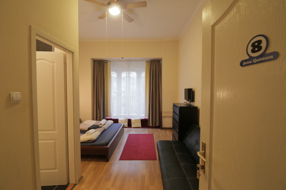 มาเวอริก อพาร์ตเมนต์ Aparthotel บูดาเปสต์ ภายนอก รูปภาพ